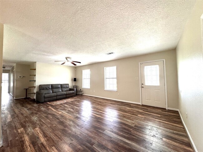 Foto del edificio - 105 Magnolia Ln