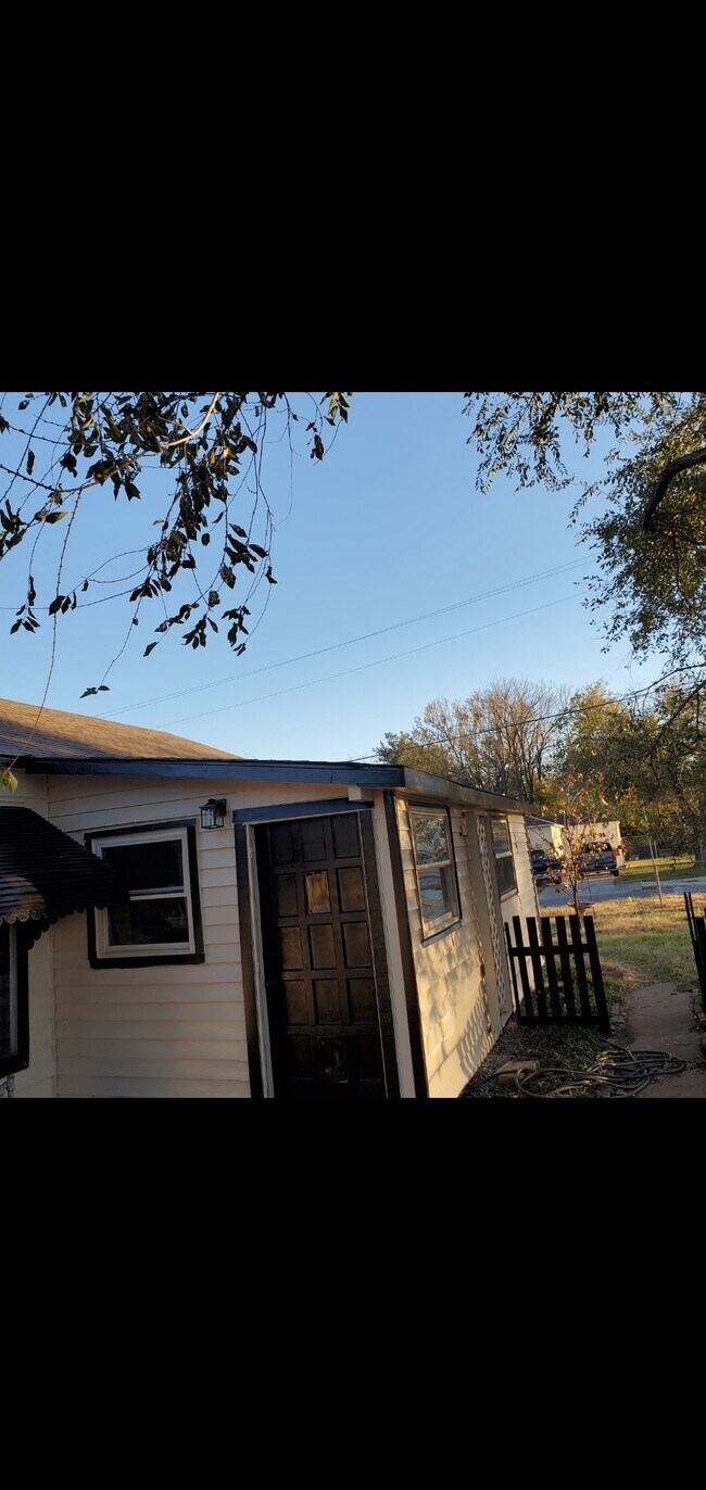 Foto del edificio - 1403 N Atlanta Pl