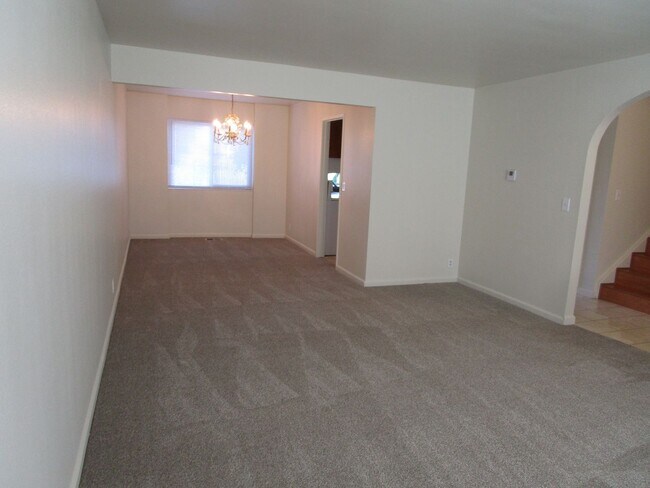 Foto del edificio - 812 Briarwood Ct