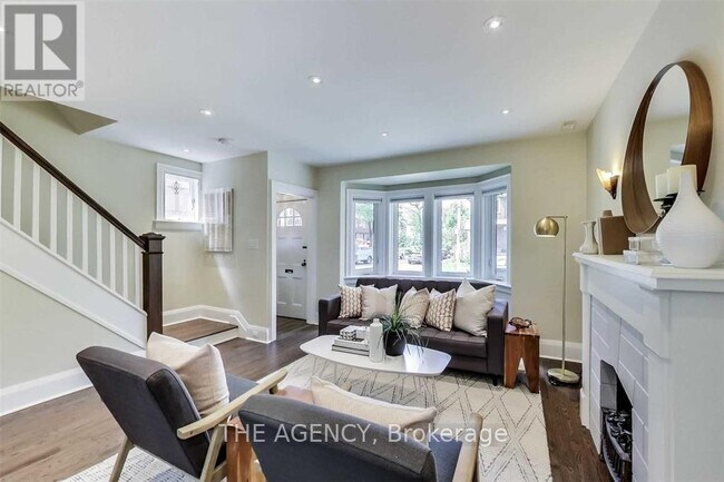 Building Photo - 523 Soudan Ave
