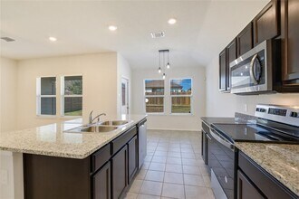 Building Photo - 551 Taggart Trail