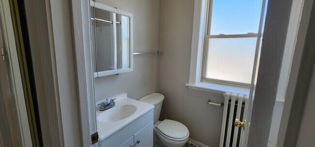 Building Photo - 2209 S 61st Ct