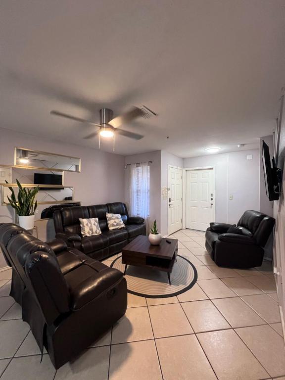 Foto del edificio - 411 N 48th St