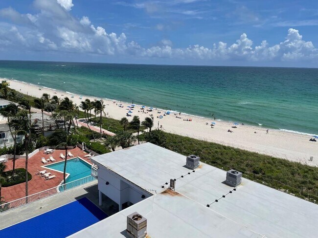 Foto del edificio - 5401 Collins Ave