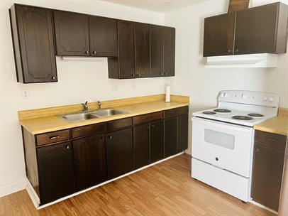 Building Photo - 3 Bdrm 1 Bth Home