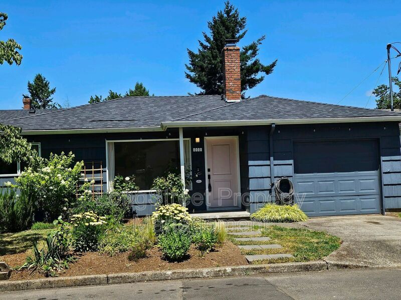 Primary Photo - 6515 SE Steele St