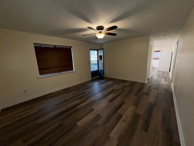 Foto del edificio - Adorable Updated Home for Rent in Guntersville, AL!