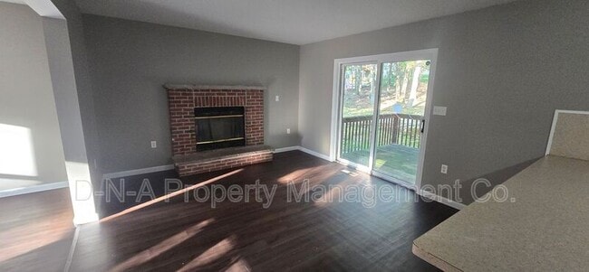 Building Photo - 412 Lakeside Dr
