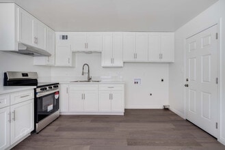 Building Photo - 1716 3rd St