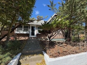 Building Photo - 850 Evergreen Walk