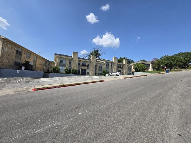 Foto del edificio - 6611 Southpoint St