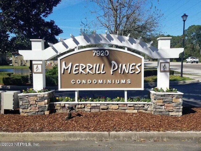 Foto del edificio - 7920 Merrill Rd