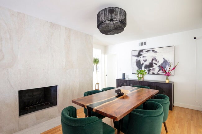 Foto del edificio - 4049 Fairway Blvd