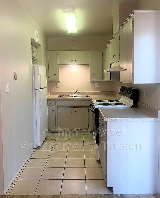 Foto del edificio - 1528 N Craycroft Rd