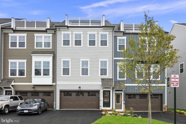 Building Photo - 18341 Moss Gdn Rd
