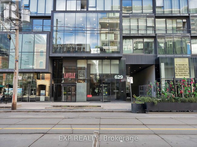 Building Photo - 629 King St W