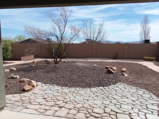 Building Photo - 661 Belmont Way