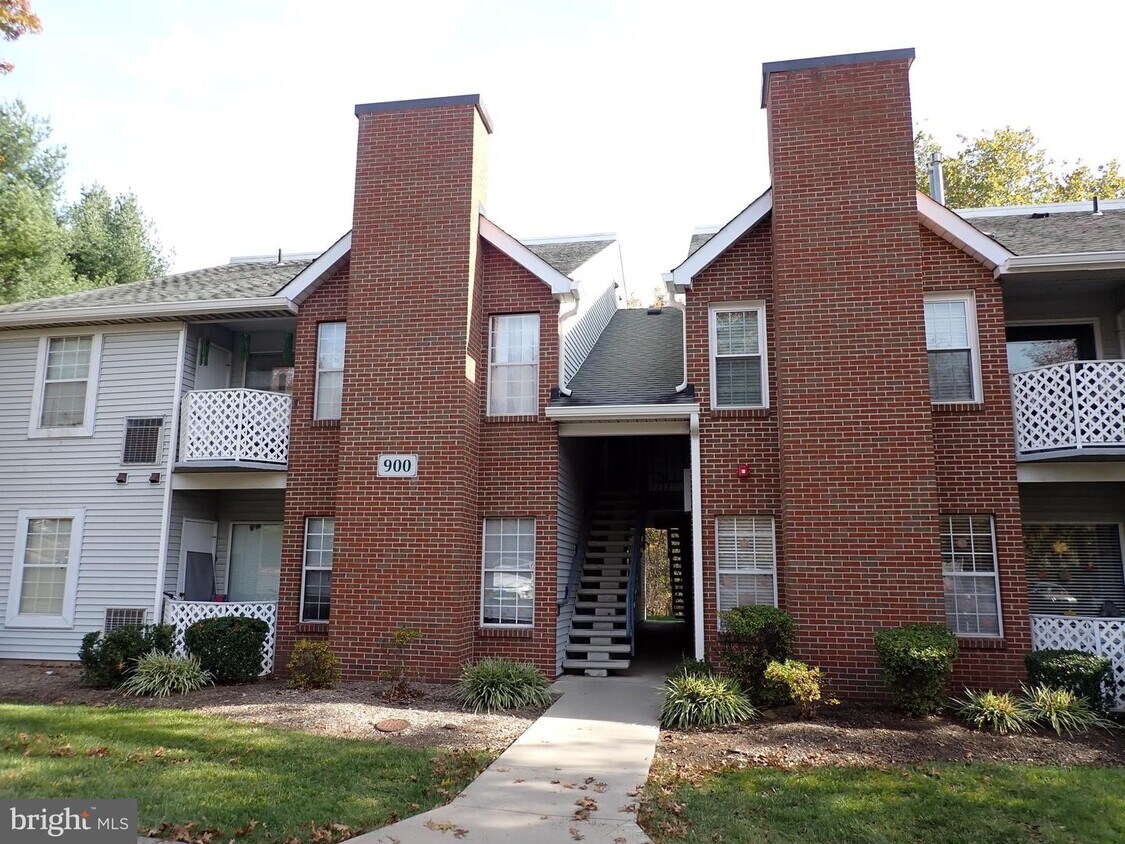 907 Diamond Dr, Newtown, PA 18940 Apartment for Rent in Newtown, PA
