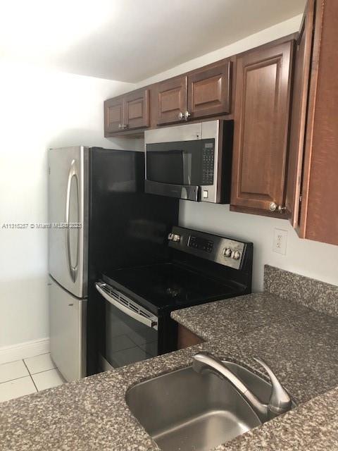 Foto del edificio - 494 NW 165th St
