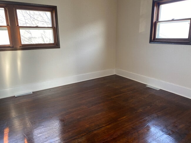 Building Photo - 41 S Howell St