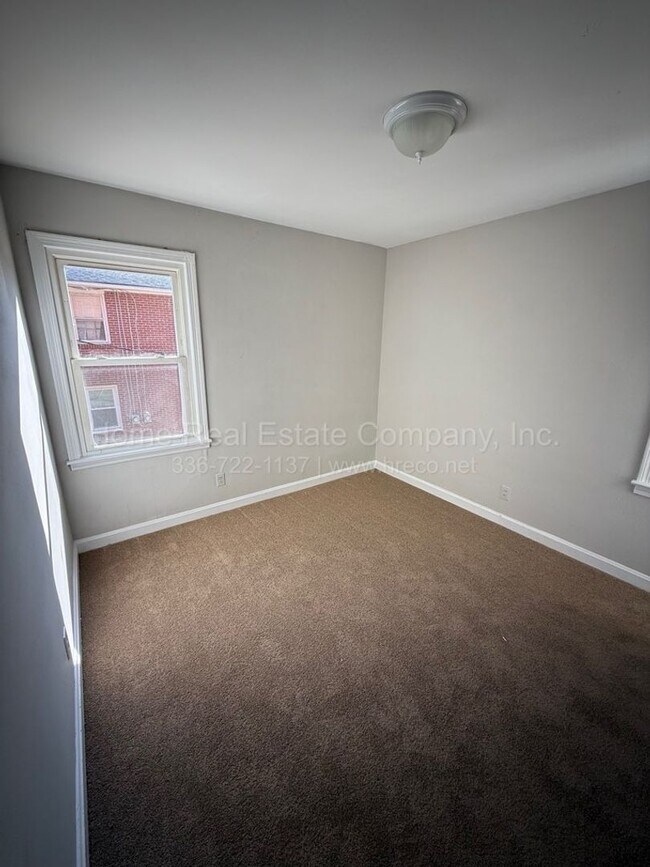 Foto del edificio - 1443 Clark Ave