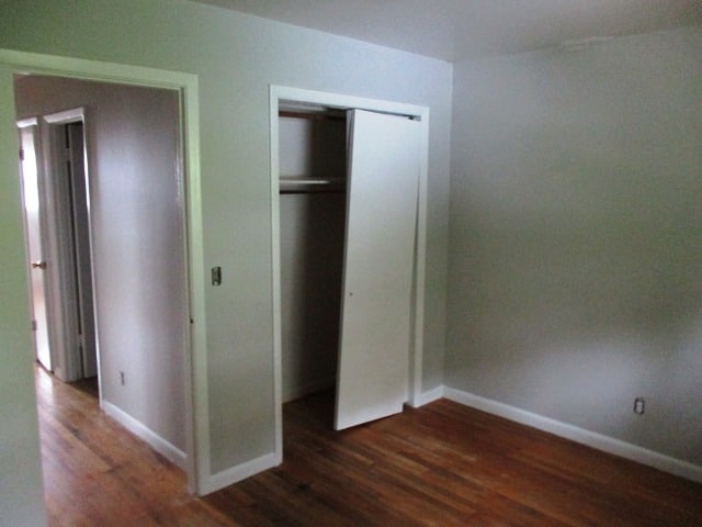 Building Photo - 224 Robinhood Ln