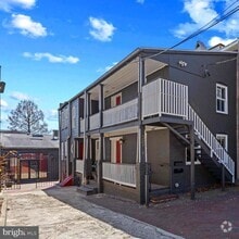 Building Photo - 337 E Hamburg St