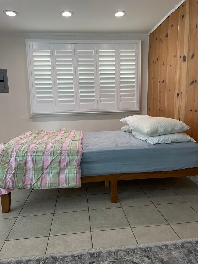 338 Eucalyptus Ave Unit C, Avalon, CA 90704 Apartments in Avalon, CA