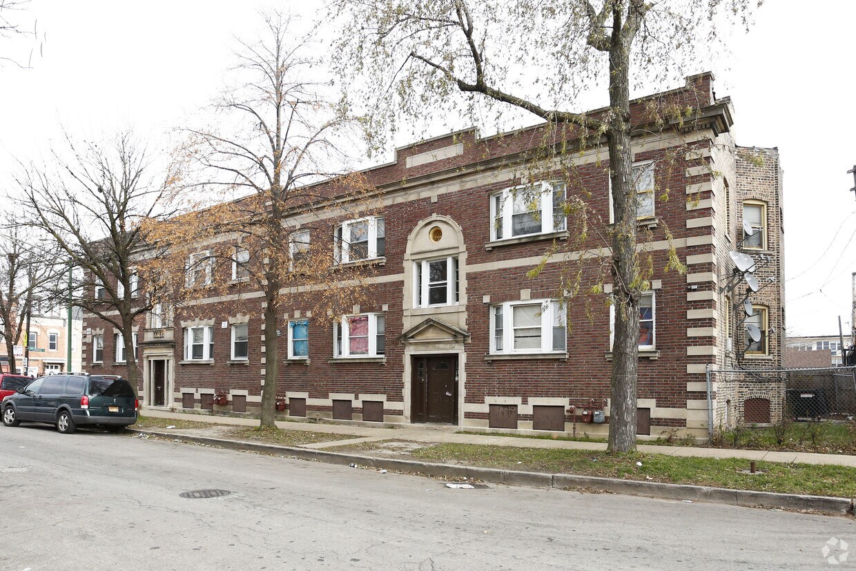 Building Photo - 2203 S Ridgeway Ave