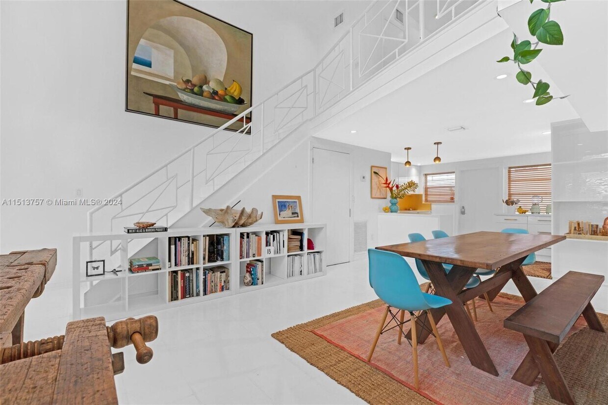 Foto principal - 6865 Bay Dr