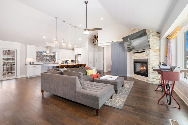 Building Photo - 2104 Almand Dr