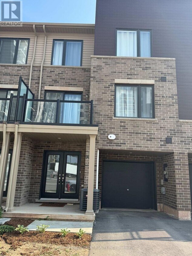 Building Photo - 33 Roxanne Dr