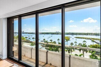 Building Photo - 529 S Flagler Dr