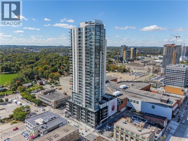 Building Photo - 60 Charles St W