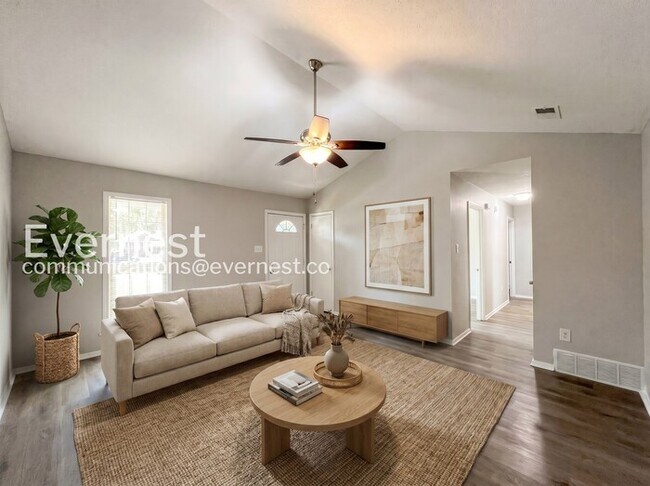 Foto del edificio - 6445 Collinwood Rd