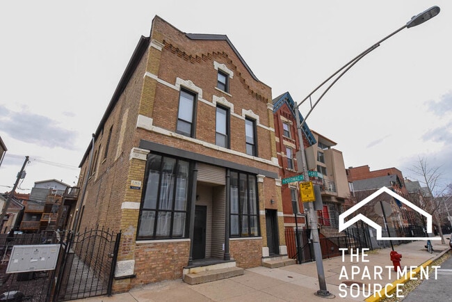 Building Photo - 1257 N Greenview Ave