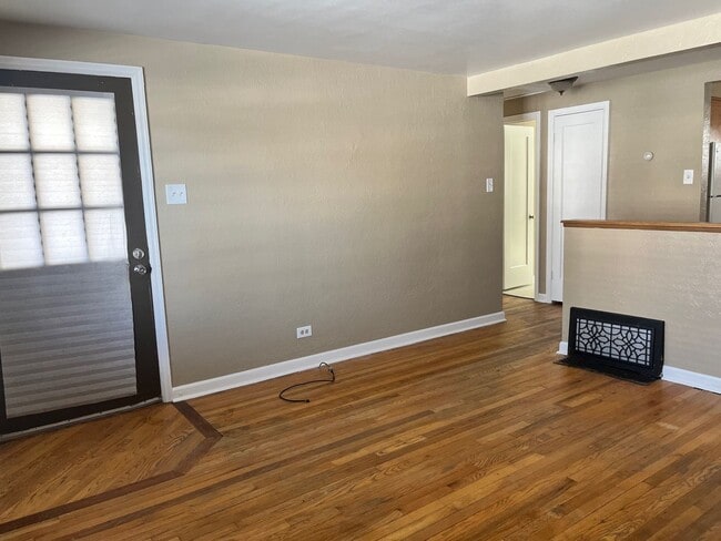 Foto del edificio - Quaint 2 Bedroom Duplex in the Highlands!!!
