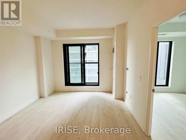 Building Photo - 20 Soudan Ave