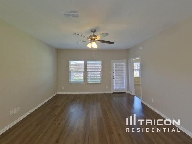 Building Photo - 104 Berkshire Dr