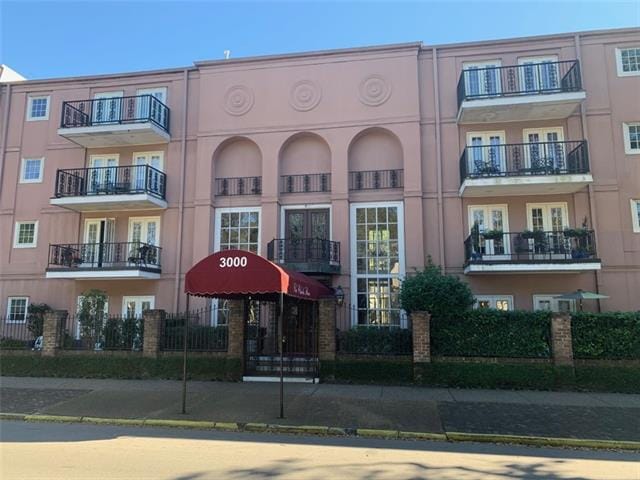 Foto principal - 3000 St Charles Ave
