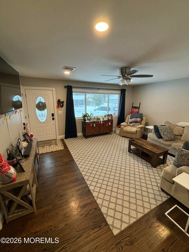 Foto del edificio - 336 Enterprise Dr