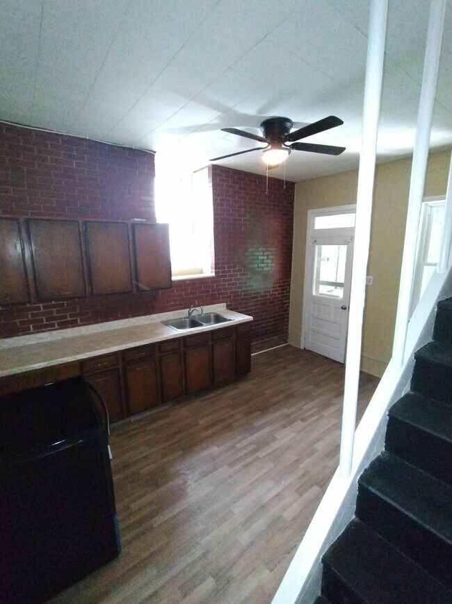 Foto del edificio - 170-172 Market St Cumbola, PA