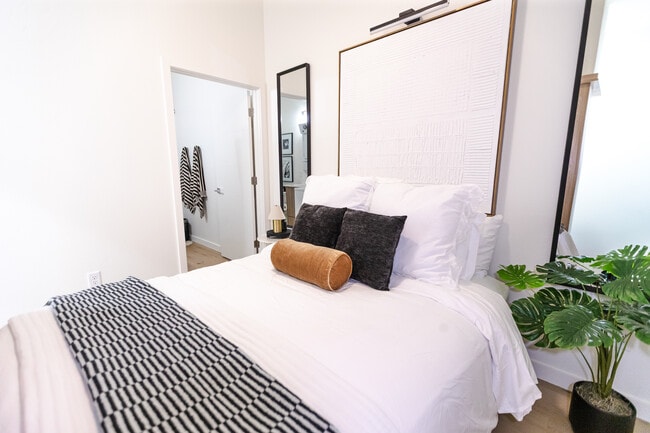 Building Photo - Urban Loft Co Fayetteville