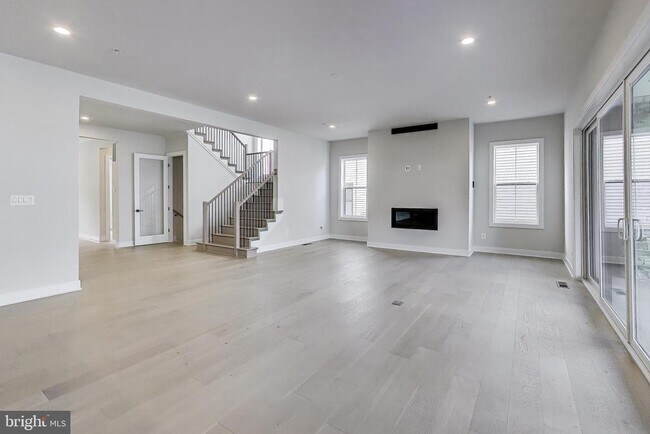 Foto del edificio - 6921 Renita Ln