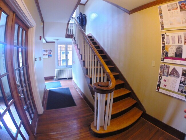 Building Photo - 456 S Graham St