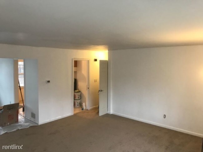 Building Photo - 273 Saddle River Rd