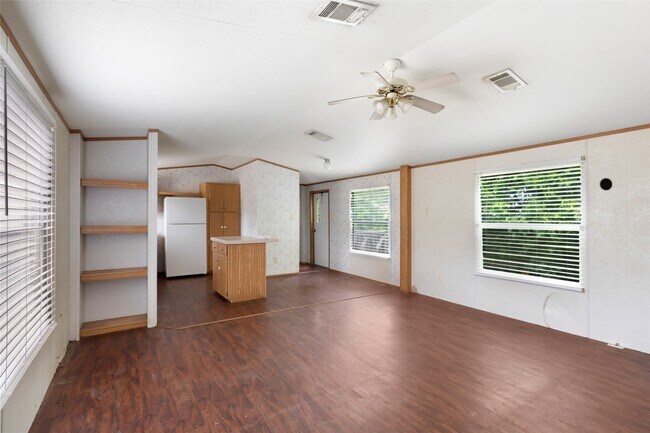 Building Photo - 10821 TX-150