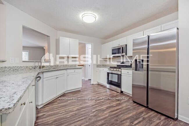 Building Photo - 4940 Promenade Drive Sw