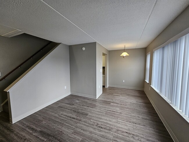 Building Photo - 50 Island View Pl