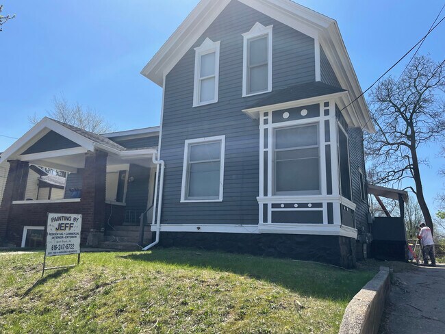 Foto del edificio - 846 Wealthy St SE